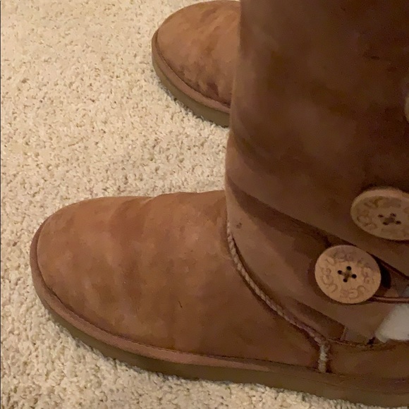 UGG boots tall with Bailey buttons size 10 - Picture 5 of 9